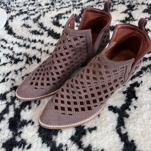 Jeffrey Campbell taggart suede booties size 9